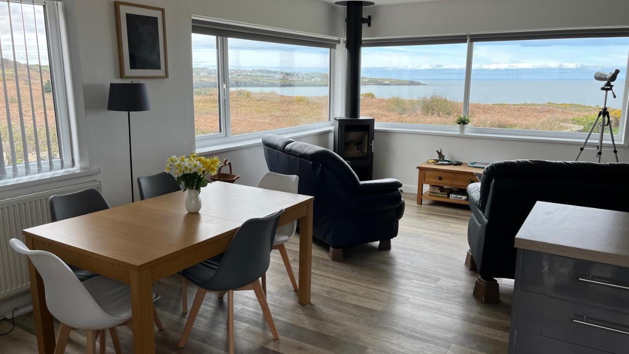 Coastal Bungalow, Sleeps 5 And Ideal For Walkers Amlwch Buitenkant foto