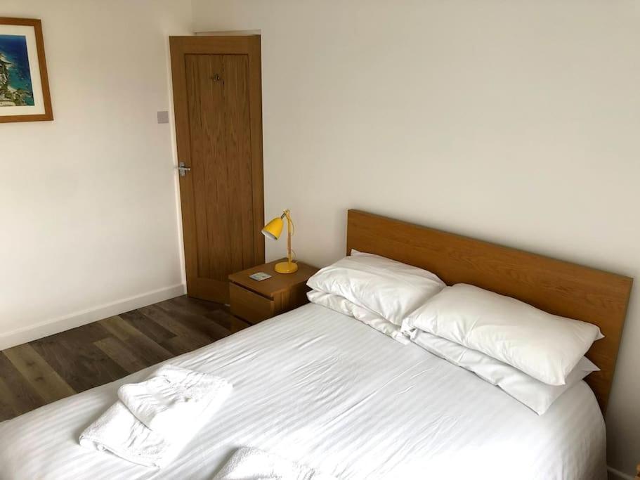 Coastal Bungalow, Sleeps 5 And Ideal For Walkers Amlwch Buitenkant foto